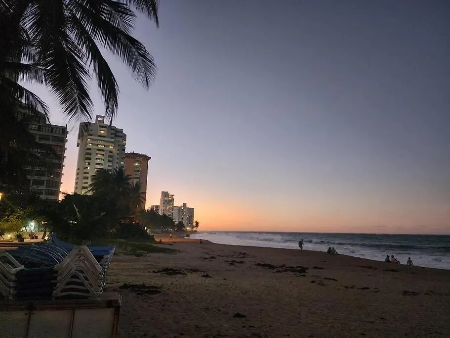 Gorgeous 1-Bedroom Beachside Suite San Juan 0*,