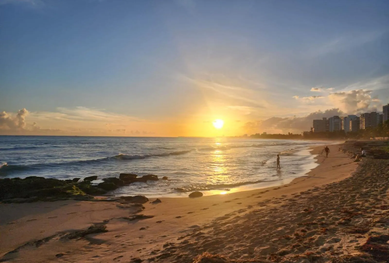Gorgeous 1-Bedroom Beachside Suite San Juan Apartamento